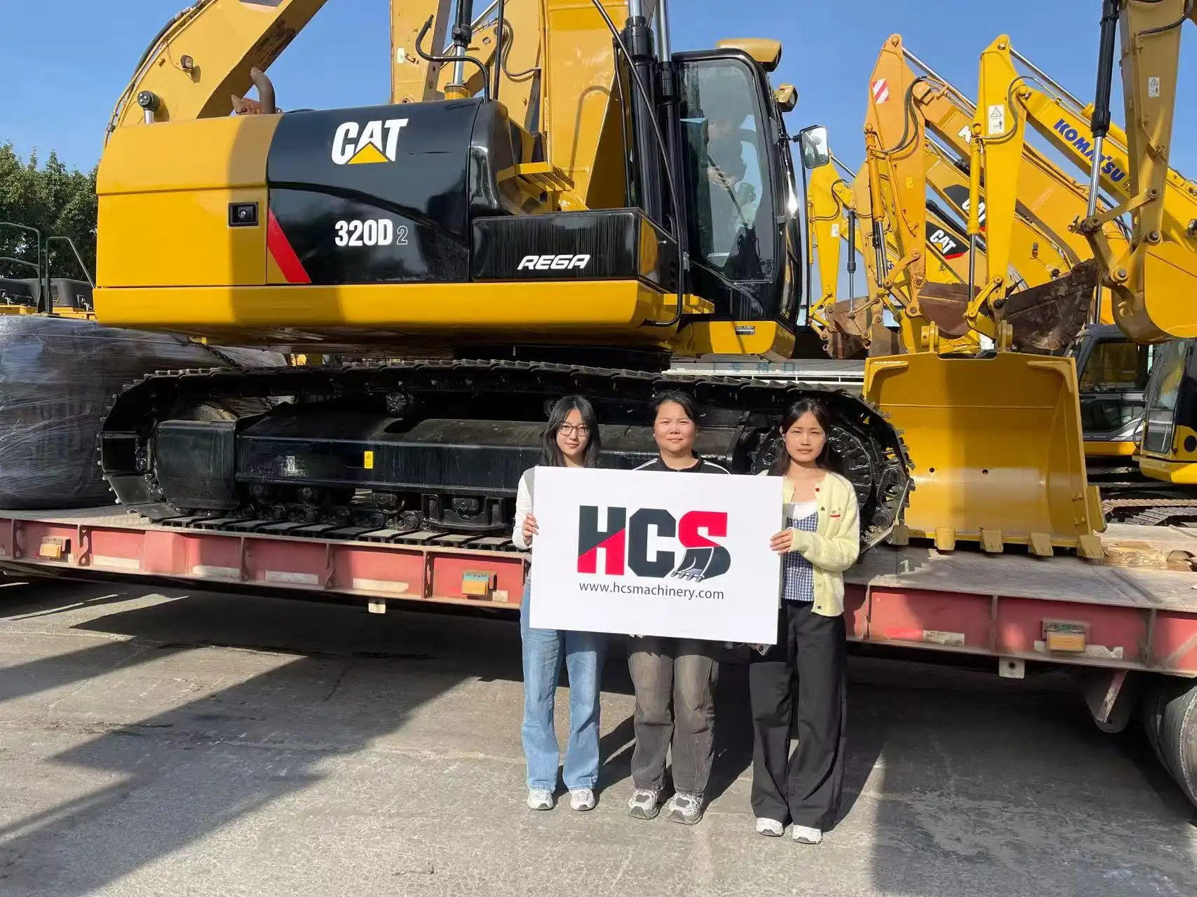 Shenzhen Hengchangsheng's "High-Performance Used Equipment" Departs for Africa! Two Caterpillar CAT320D Excavators Become Infrastructure Favorites with Two Key Advantages 