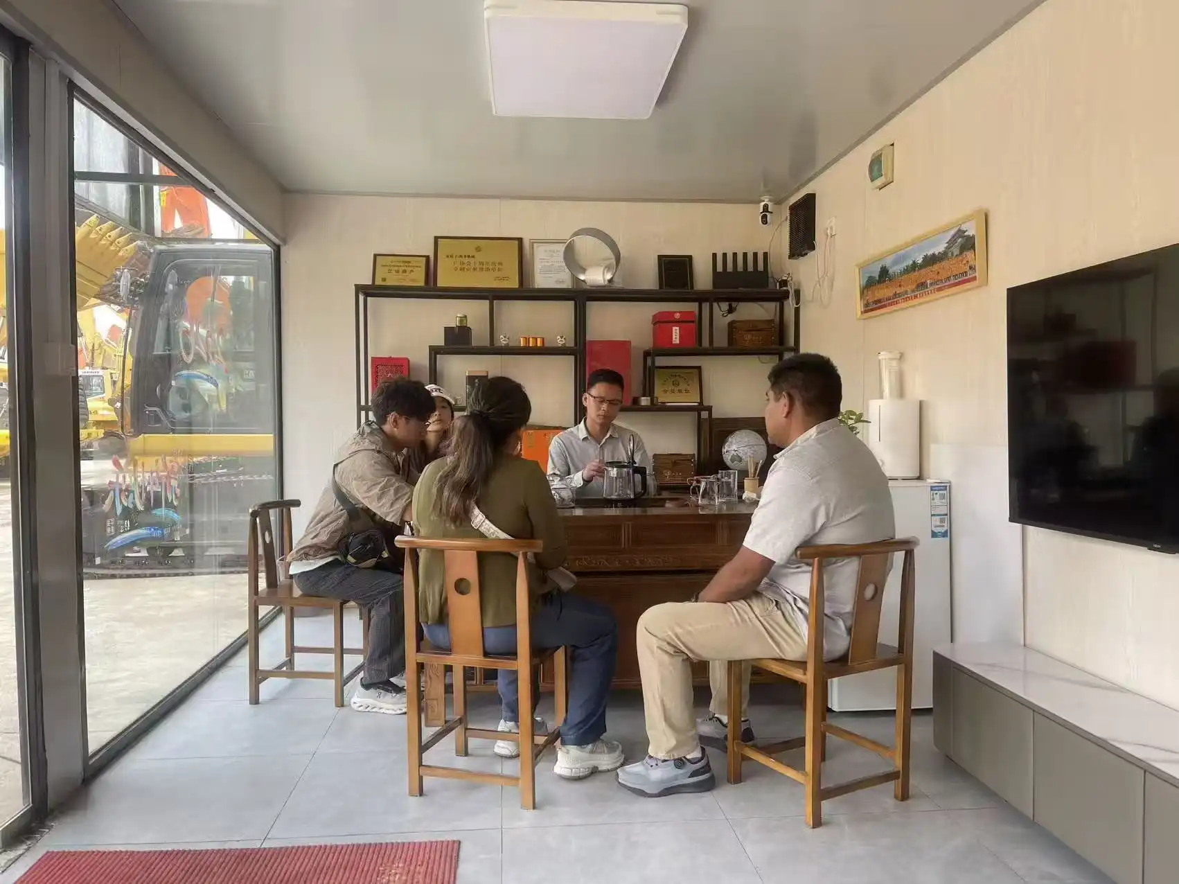 Sincerity & Quality for Win-Win Cooperation — South American Customers Visit Hensheng and Successfully Order CAT 336