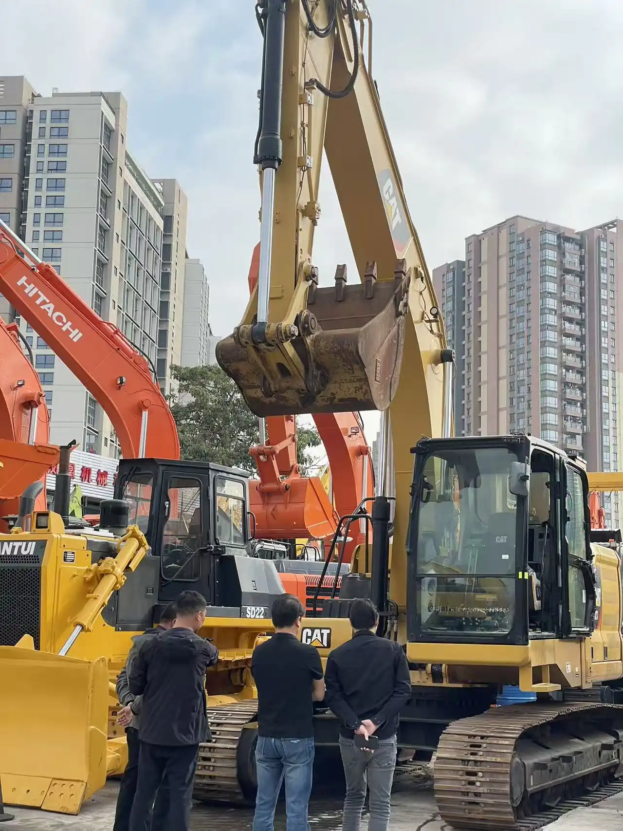 Customers Conduct Thorough Market Comparison and Finalize Selection, Hengchangsheng CAT323 Successfully Signed