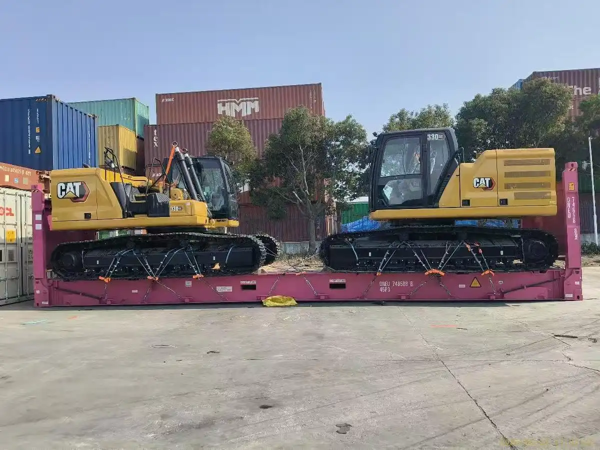 Year-end Rush Shipment! Two Brand-New CAT 330GC Excavators from Shenzhen Hengchangsheng Successfully Shipped