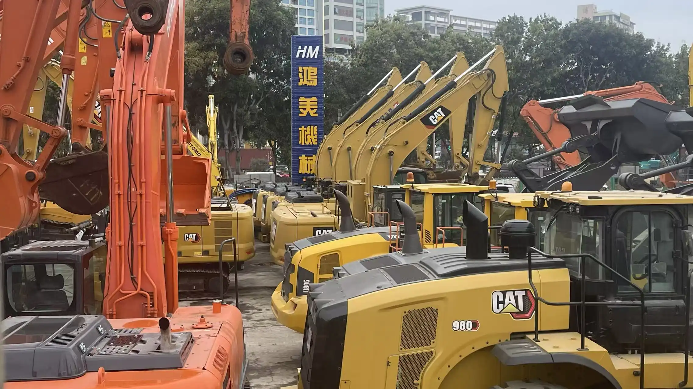 Client Visits Factory for In-depth Cooperation Discussions